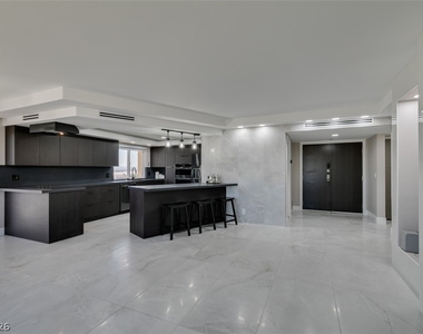 205 E Harmon Avenue - Photo Thumbnail 9