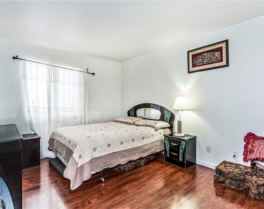5237 Steinbrenner Lane - Photo Thumbnail 10