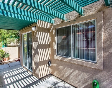 5237 Steinbrenner Lane - Photo Thumbnail 3