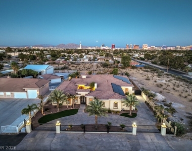 2780 El Camino Road - Photo Thumbnail 16