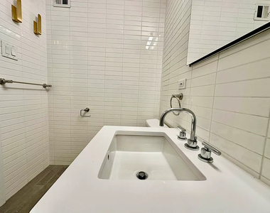 135 West 96th Street - Photo Thumbnail 2