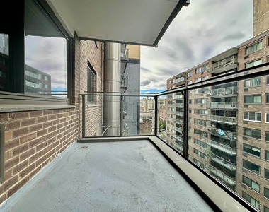 135 West 96th Street - Photo Thumbnail 3