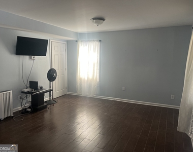 2894 Randall Street - Photo Thumbnail 6