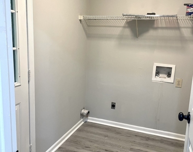 5019 Peach Mountain Circle - Photo Thumbnail 4