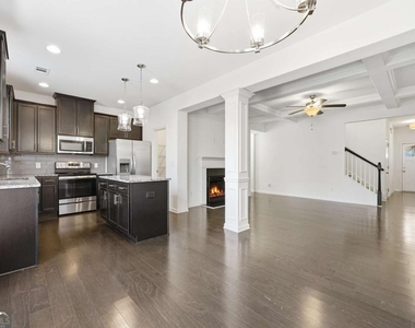 2730 Kemp Court - Photo Thumbnail 7