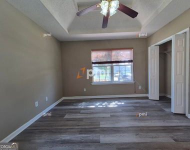342 Orchard Way - Photo Thumbnail 7