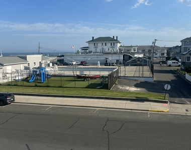 709 Ocean Avenue N - Photo Thumbnail 9