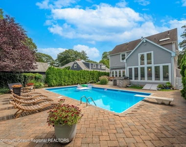 623 Brooklyn Boulevard - Photo Thumbnail 6