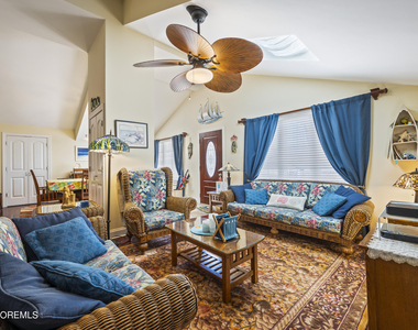 204 Randall Avenue - Photo Thumbnail 9