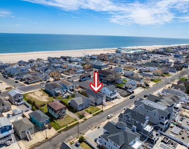 204 Randall Avenue - Photo Thumbnail 1