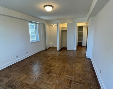 East 71st Street - Photo Thumbnail 6
