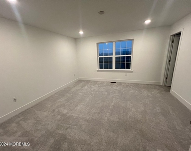35 Crimson Drive - Photo Thumbnail 4