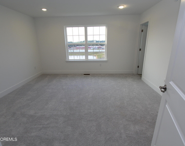 35 Crimson Drive - Photo Thumbnail 3