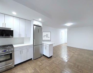 East 35th Street - Photo Thumbnail 1