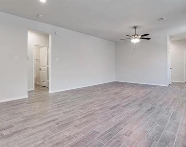 2111 River Pine Road - Photo Thumbnail 7