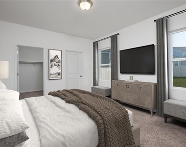 2207 Pioneer Drive - Photo Thumbnail 5