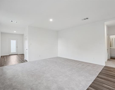 2207 Pioneer Drive - Photo Thumbnail 12