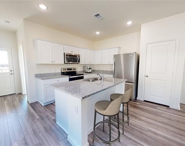 2207 Pioneer Drive - Photo Thumbnail 2