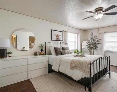 3217 Lubbock Avenue - Photo Thumbnail 12