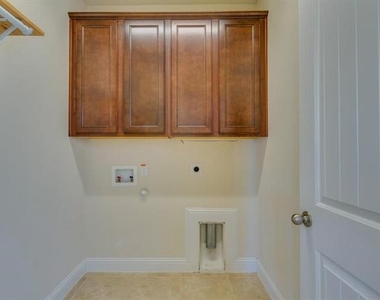 3409 Porter Creek Drive - Photo Thumbnail 10
