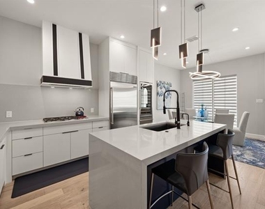 2850 Lakeside Parkway - Photo Thumbnail 7