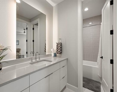 2850 Lakeside Parkway - Photo Thumbnail 13