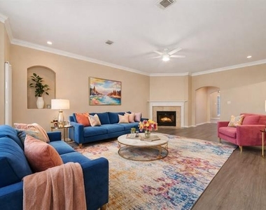923 N Sky Drive - Photo Thumbnail 5