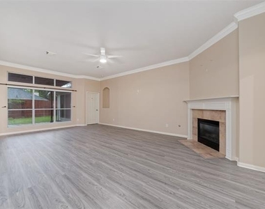 923 N Sky Drive - Photo Thumbnail 4