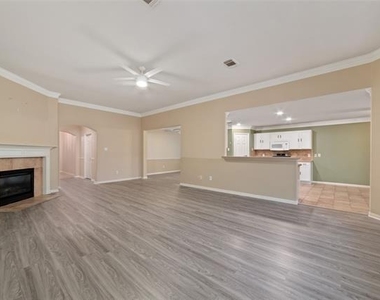 923 N Sky Drive - Photo Thumbnail 3