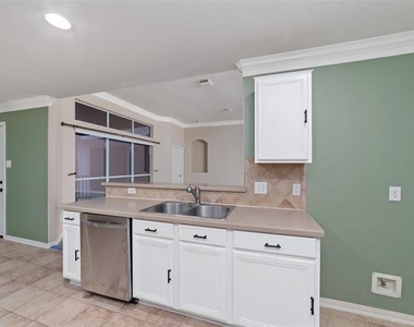923 N Sky Drive - Photo Thumbnail 14