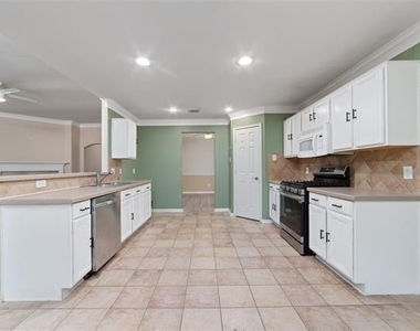 923 N Sky Drive - Photo Thumbnail 9