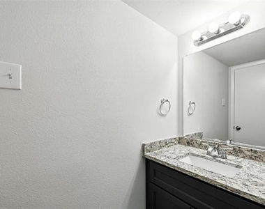 5626 Preston Oaks Road - Photo Thumbnail 11