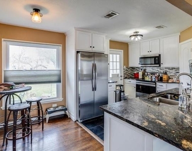 10518 Desdemona Drive - Photo Thumbnail 2
