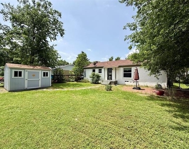 10518 Desdemona Drive - Photo Thumbnail 12