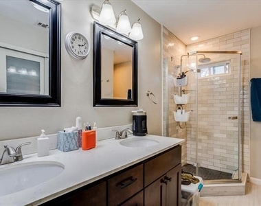 10518 Desdemona Drive - Photo Thumbnail 9