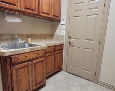 856 Merion Drive - Photo Thumbnail 33