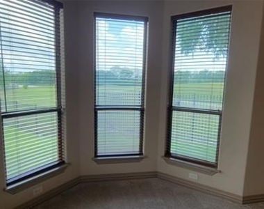 856 Merion Drive - Photo Thumbnail 21