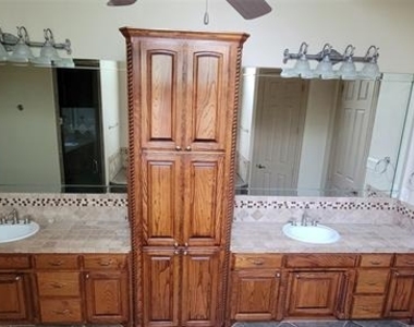 856 Merion Drive - Photo Thumbnail 22