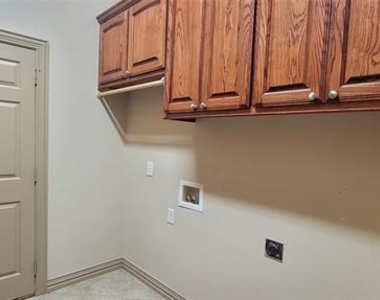 856 Merion Drive - Photo Thumbnail 32