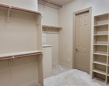 856 Merion Drive - Photo Thumbnail 27
