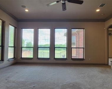 856 Merion Drive - Photo Thumbnail 12