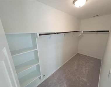 16029 Pemberly Way - Photo Thumbnail 9