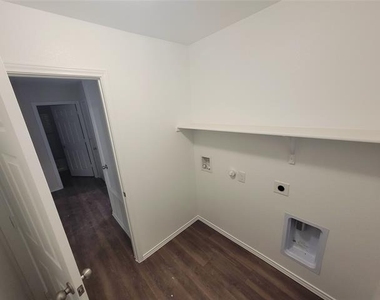 16029 Pemberly Way - Photo Thumbnail 14