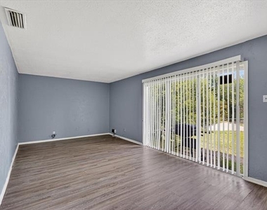 1406 Yukon Drive - Photo Thumbnail 23