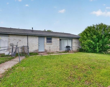 1406 Yukon Drive - Photo Thumbnail 3