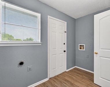 1406 Yukon Drive - Photo Thumbnail 22
