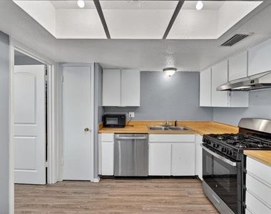 1406 Yukon Drive - Photo Thumbnail 11