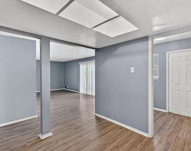 1406 Yukon Drive - Photo Thumbnail 9