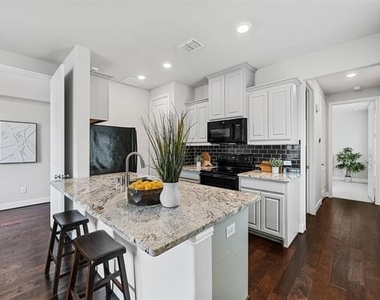 14336 Gatewood Lane - Photo Thumbnail 4