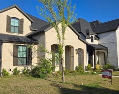 8512 Heard Hill Drive - Photo Thumbnail 2